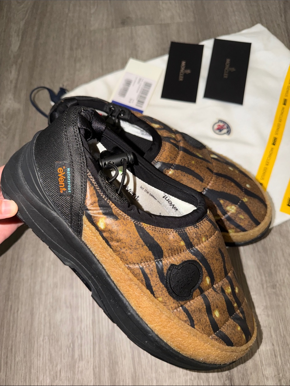 🇺🇸FIRM PRICE🇺🇸 Authentic Moncler 1952 x Suicoke Quilted Pepper Loafer